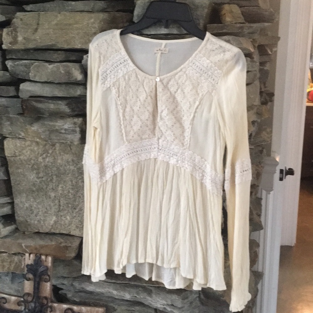 Hollister Cream key hole peasant top Size XS
